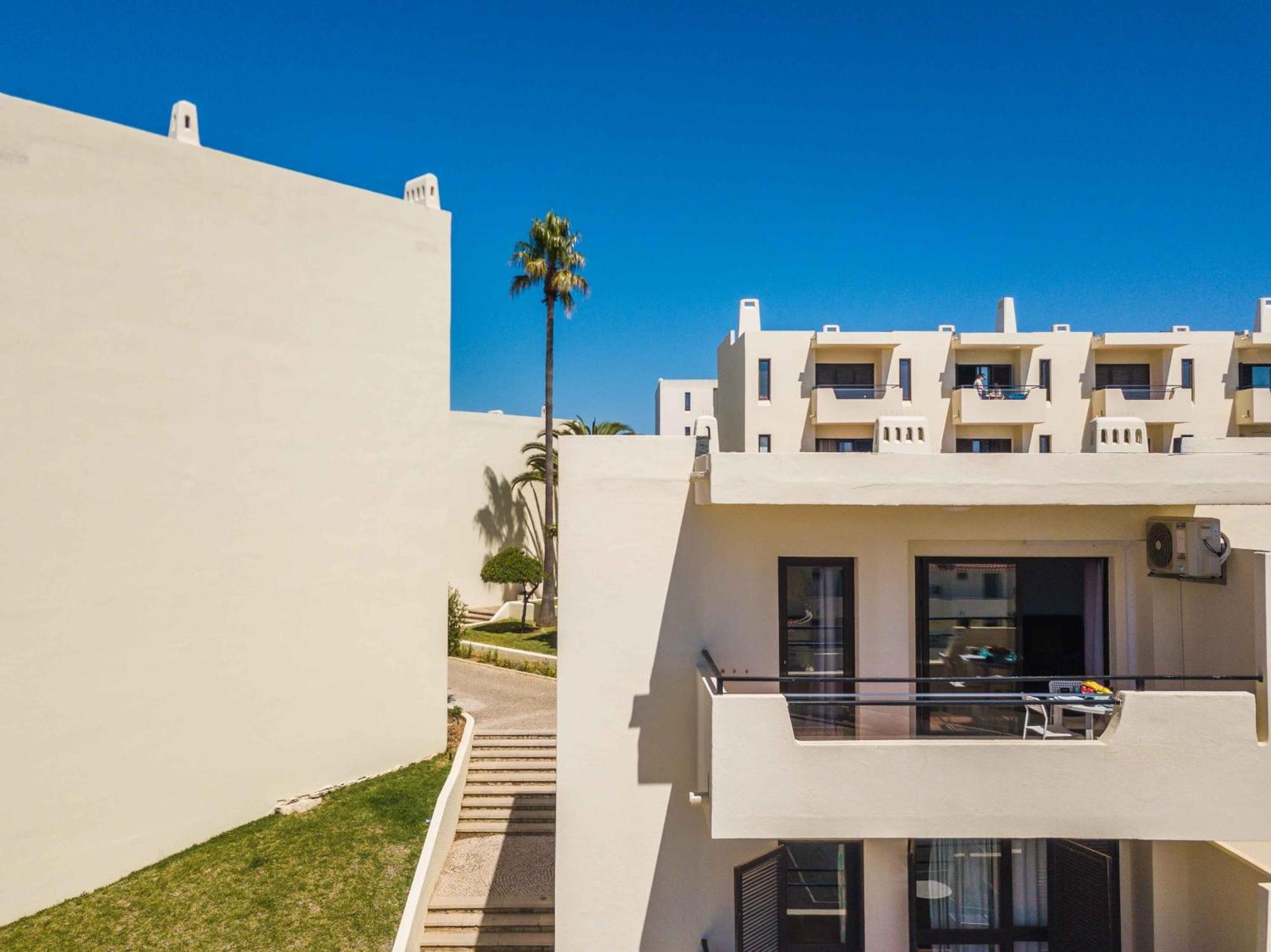 White T1 - Ocean View Apartment Albufeira Ngoại thất bức ảnh